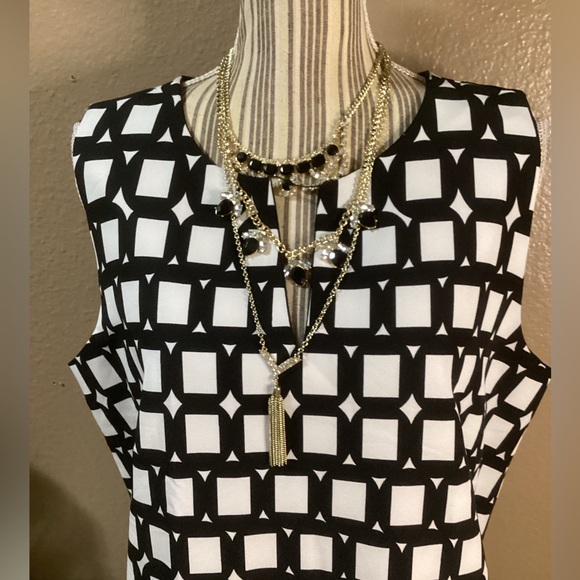 Studio I Classic Black & White MIDI dress. - Picture 9 of 16